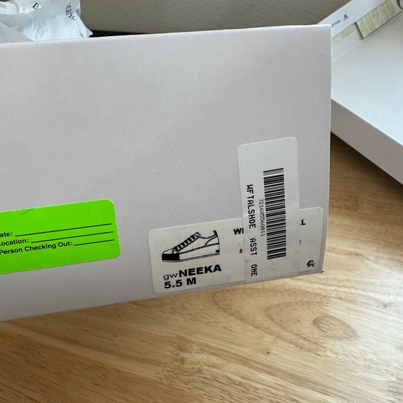 Guess white platform shoes - Picture 3 of 3